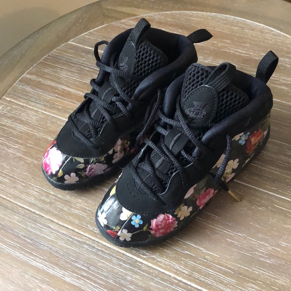 Girls flower foam sneakers !
